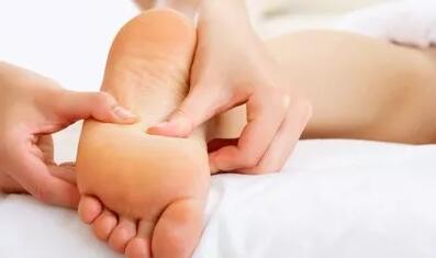 修脚加盟彭世修脚的足疗是什么？