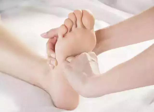 修脚加盟彭世修脚介绍足部按摩的原理与功效