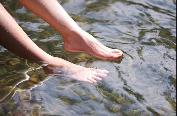 修脚加盟分享光脚养生你一定要知道的 　　