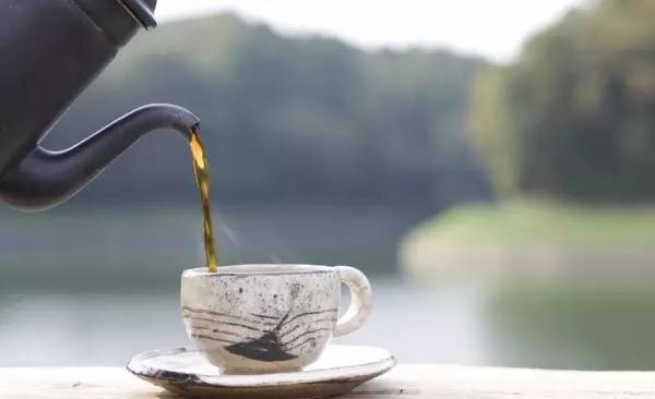 如何用身边最常见的小妙物消除足部的小尴尬？