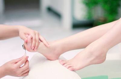 修脚加盟认为女孩保养足部要注意这几个问题